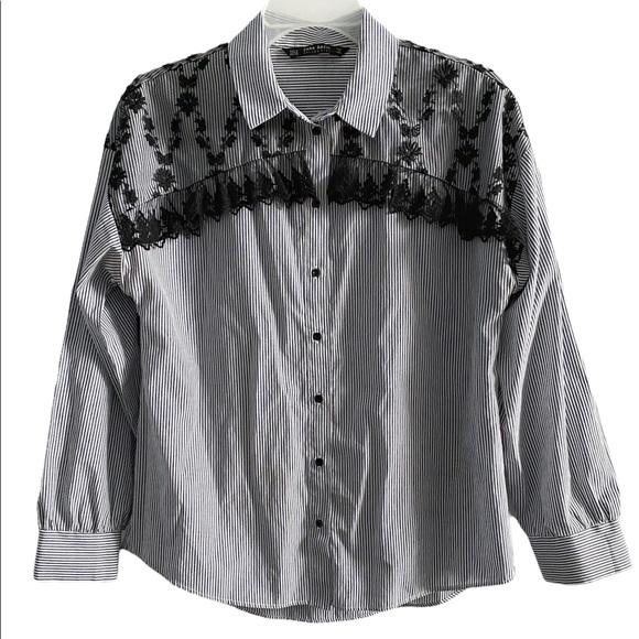 Zara basic lace trim pinstriped button down shirt - Picture 1 of 9